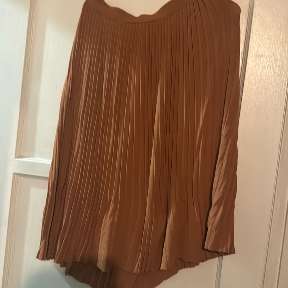 Tan tahari skirt